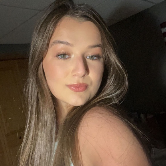 Meet your Posher, Lilliana - Picture 1 of 1